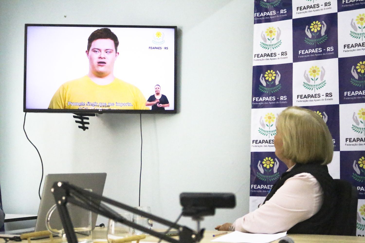 Ana Am�lia Lemos (PSD) se re�ne com o  Presidente da FEAPAE-RS, Afonso Tochetto.