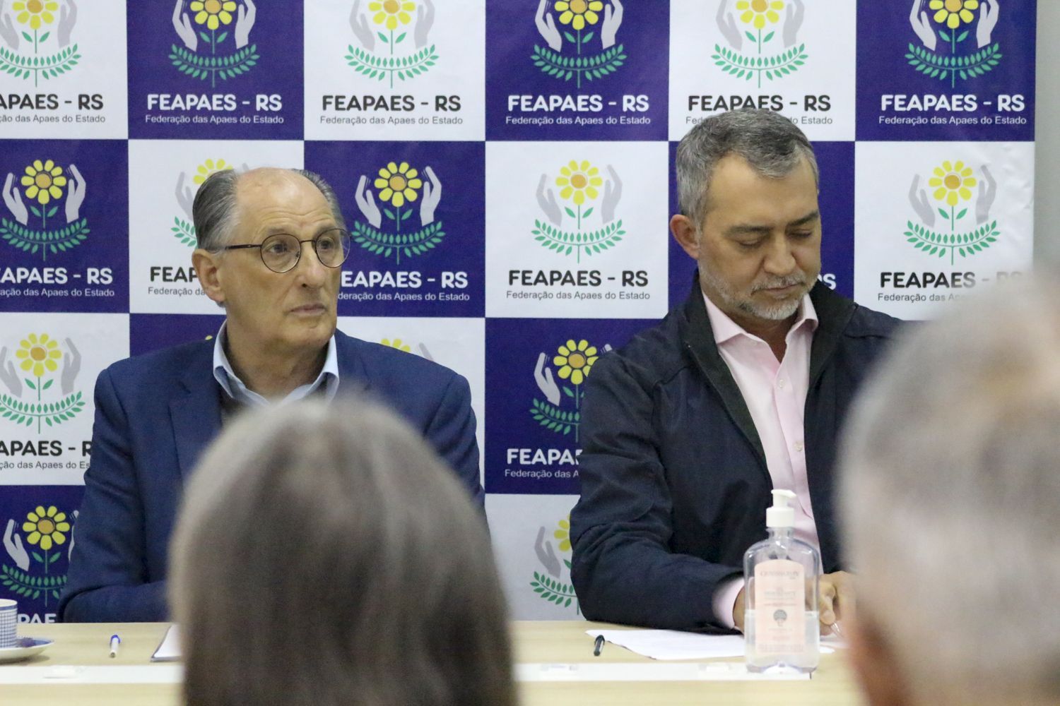 Edegar Pretto (PT) se re�ne com o  Presidente da FEAPAE-RS, Afonso Tochetto.