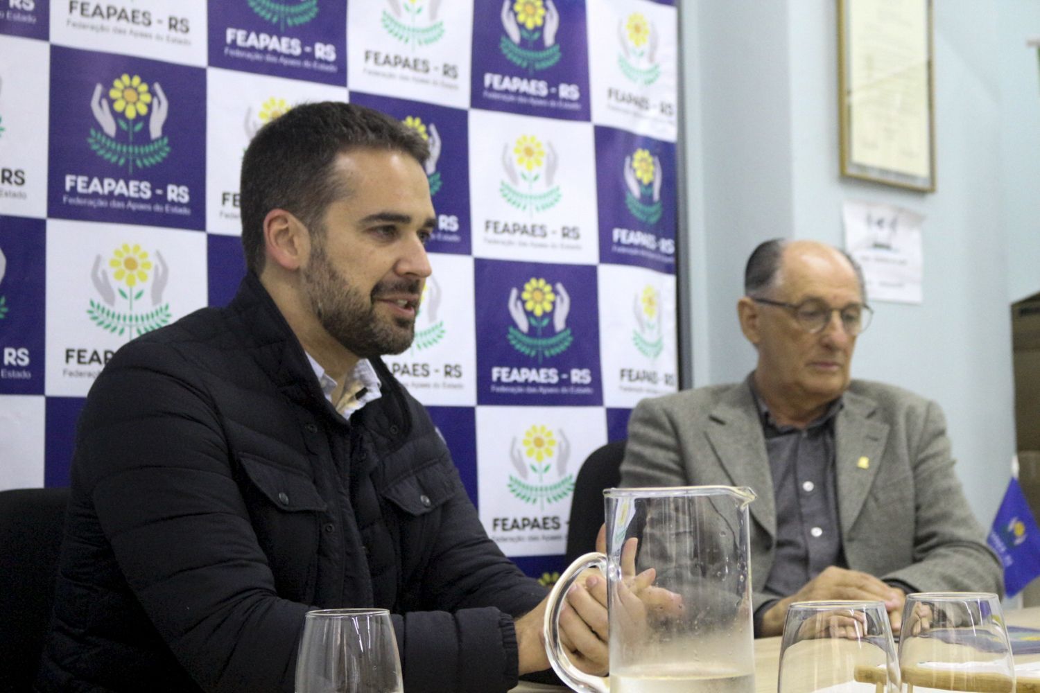 Eduardo Leite (PSDB) se re�ne com o  Presidente da FEAPAE-RS, Afonso Tochetto. 
