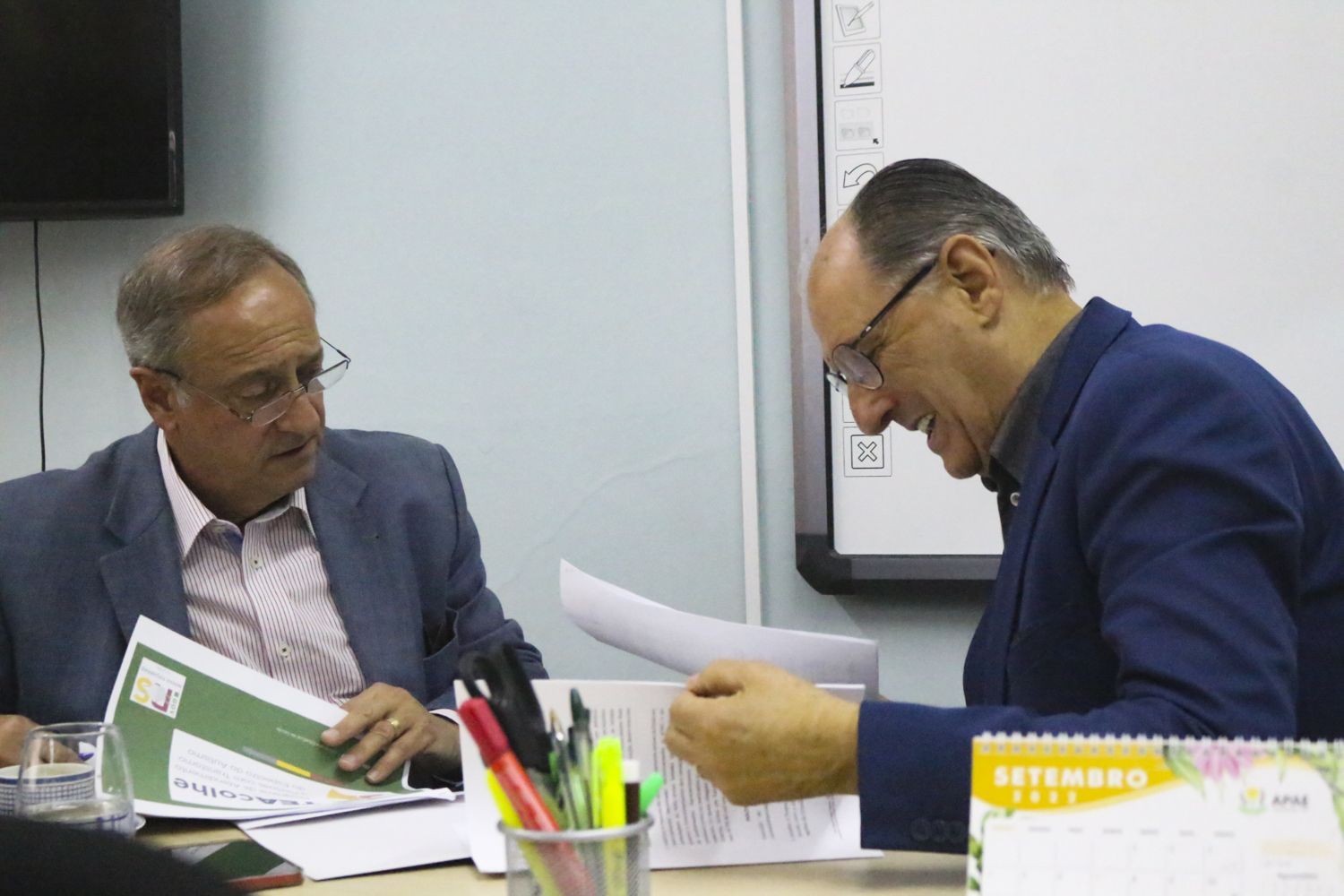 Vieira Cunha (PDT) se re�ne com o  Presidente da FEAPAE-RS, Afonso Tochetto.