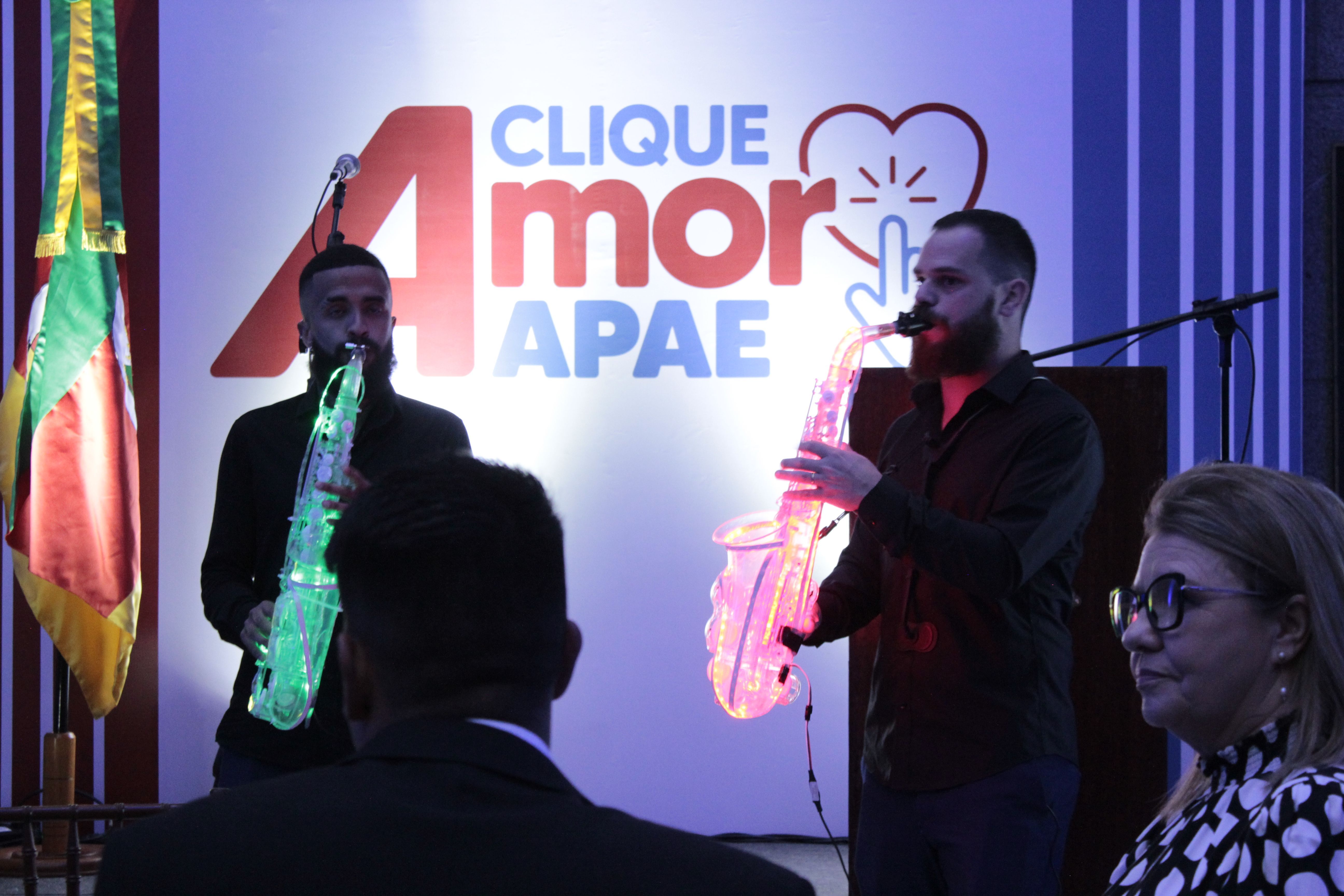 Saxofonista animam o inicio do evento. / Cr�dito: Nathan Tortorela