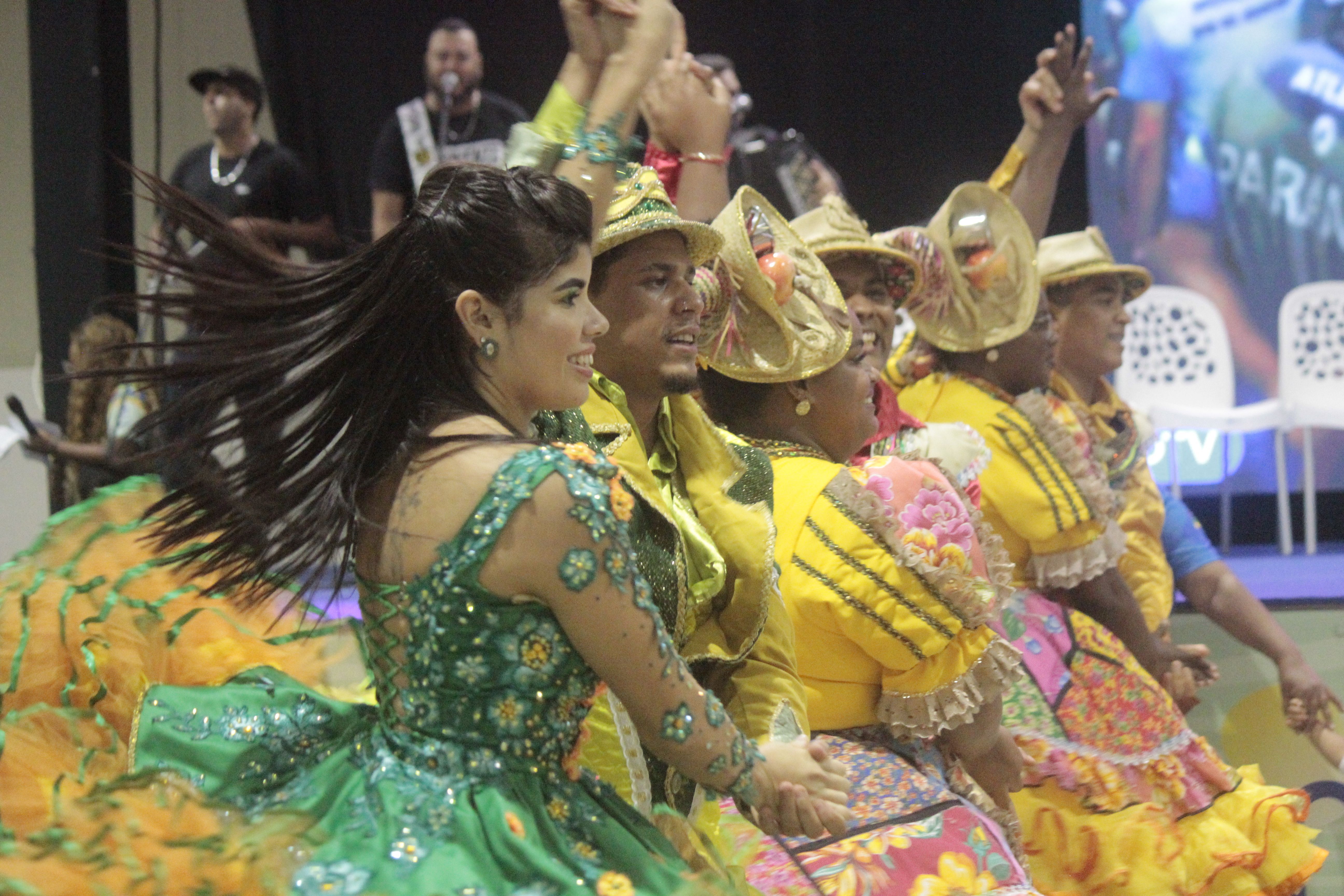 Quadrilha junina Xod� da Vila seapresenta durante a abertura da 23� Olimp�adas Especiais das Apaes /