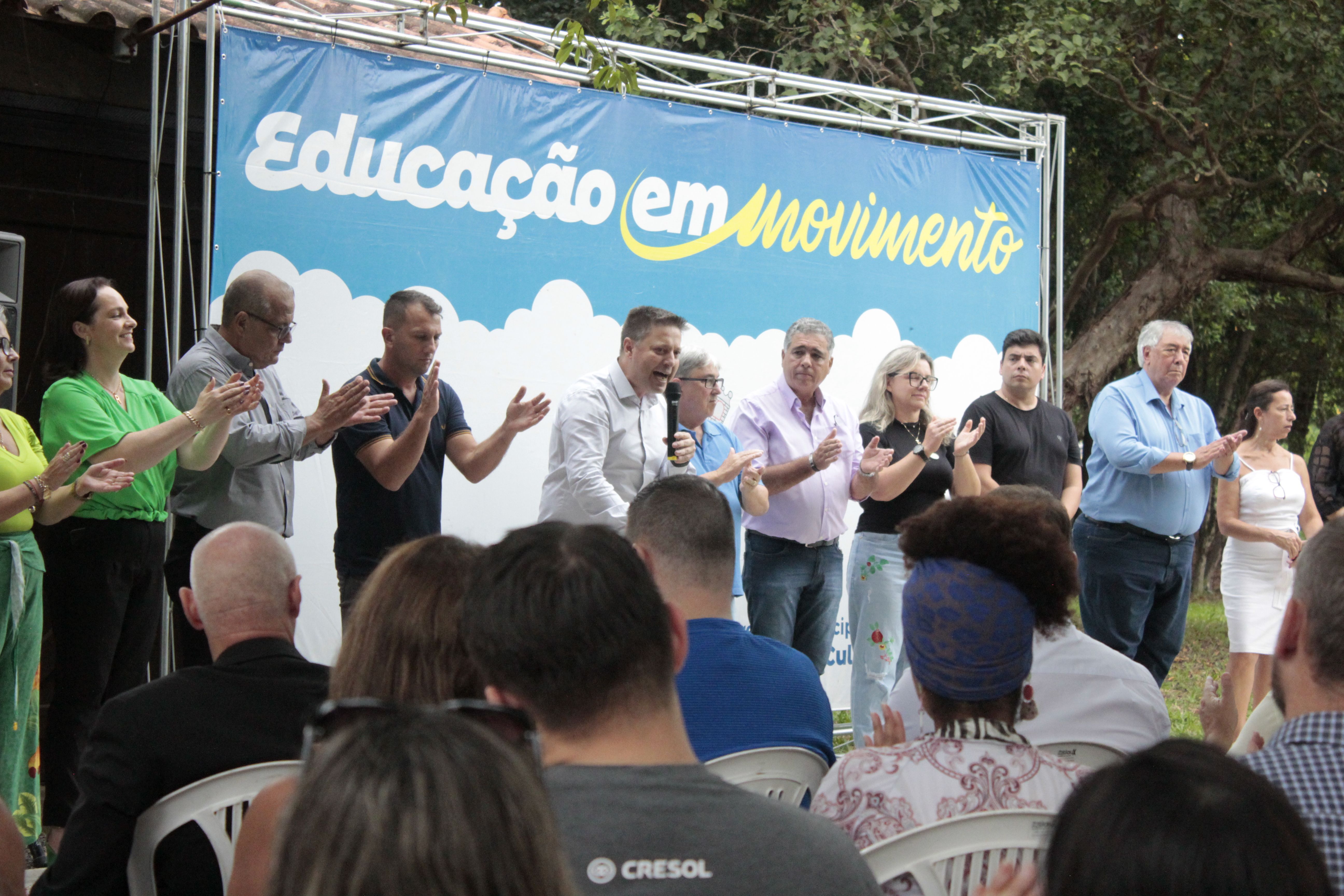 O prefeito de Nova Santa Rita Rodrigo Baristtella durante a cerim�nia de inaugura��o.